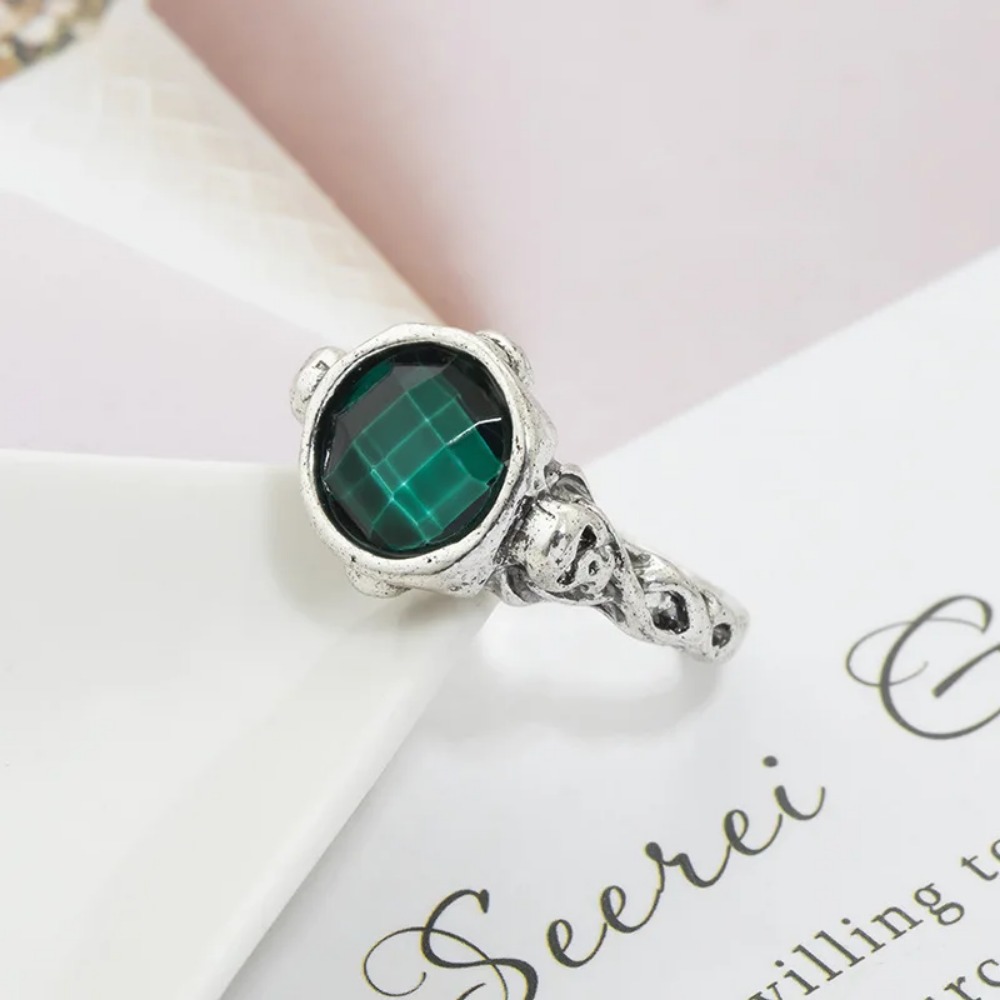 New Vintage Niche Classic Pira – обзор и цена Gothic Skull Ring