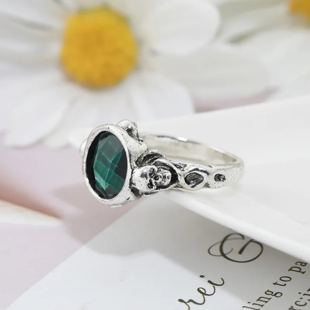 New Vintage Niche Classic Pira – обзор и цена Gothic Skull Ring