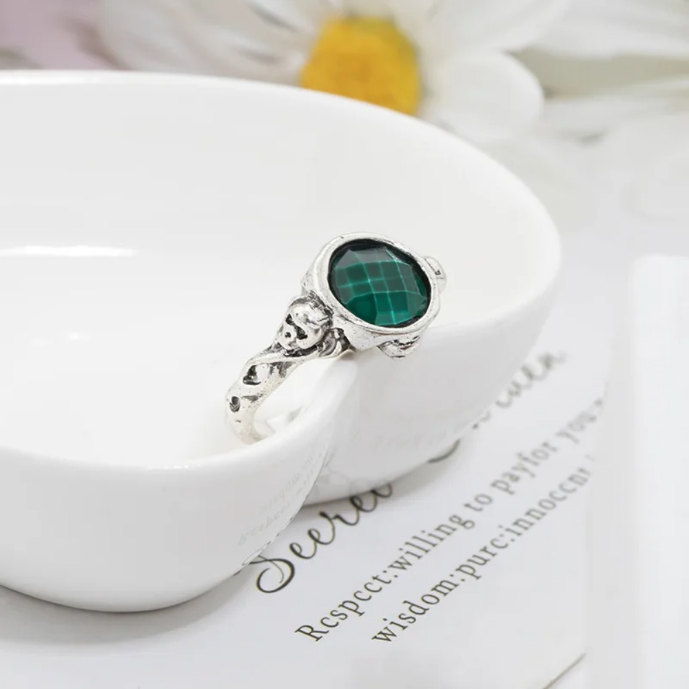 New Vintage Niche Classic Pira – обзор и цена Gothic Skull Ring