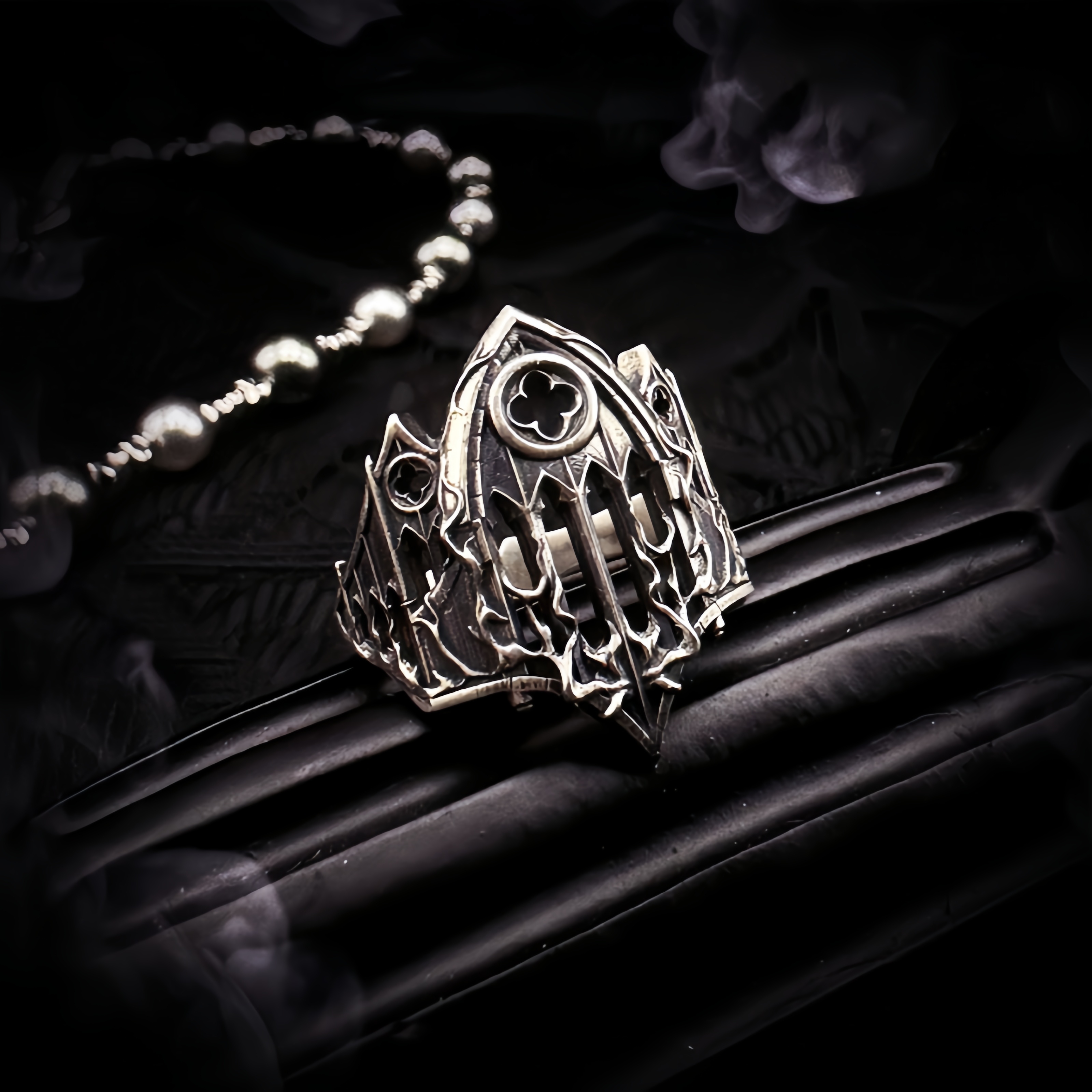 Retro Burnt Gothic Cathedral O – обзор и цена Gothic Skull Ring